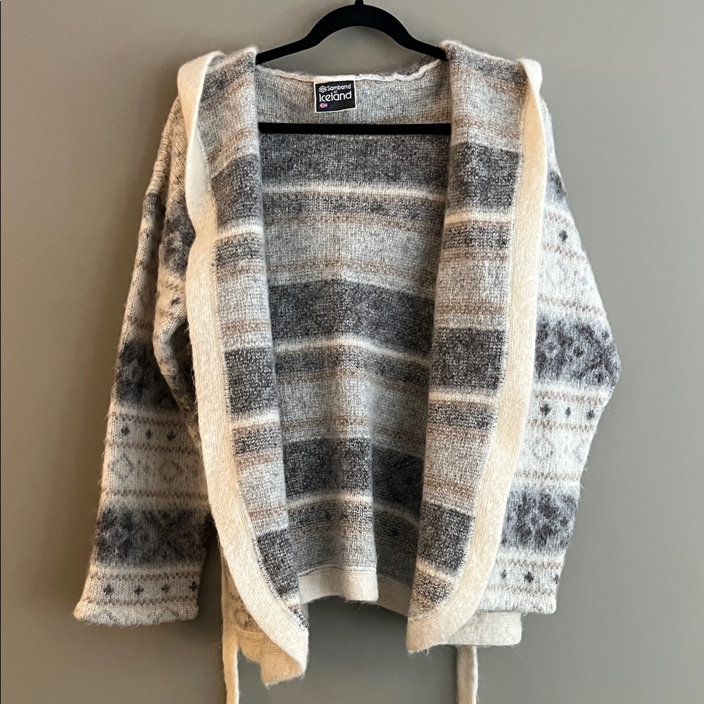 SAMBAND OF ICELAND Hooded Wool Cardigan - Gray and Cream Pattern - Picture 15 of 15